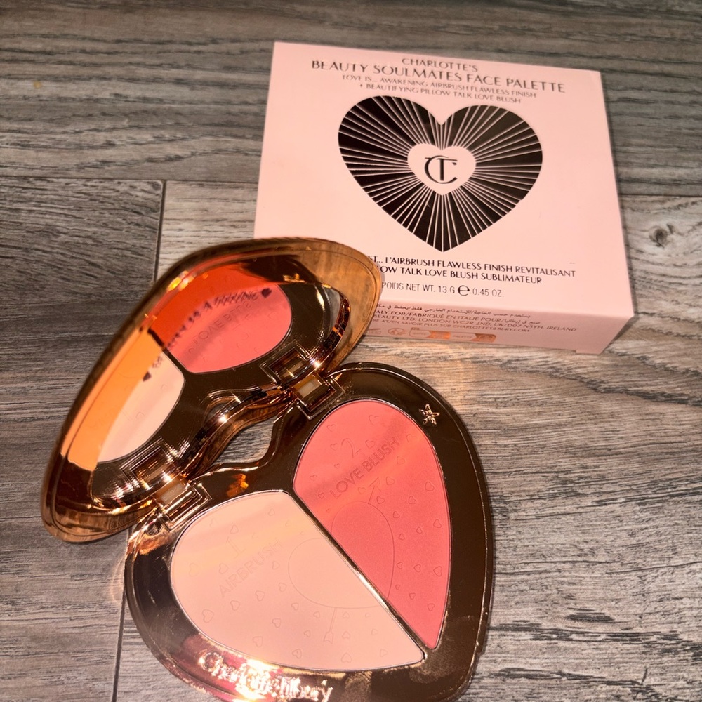 OPEN TO OFFERS ‼️Charlotte Tilbury Heart Shape Blush - Pillow Talk Peach